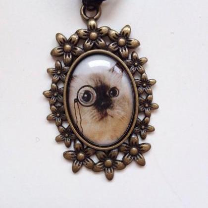 Vintage Pendant Necklace 148- Cat Image Yarn..