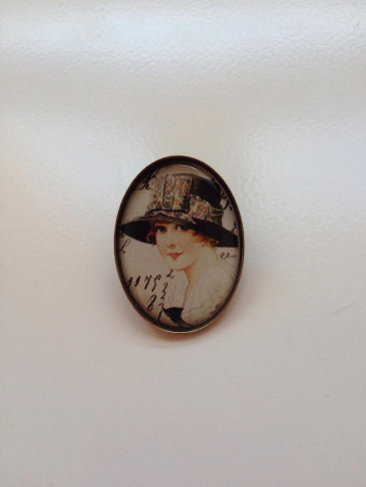 Pin 83 - old school pin old woman image brooch perfect gift vintage style autumn winter fashion