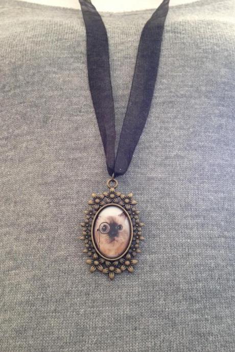 Vintage pendant necklace 148- cat image yarn trendy pin up gift vintage